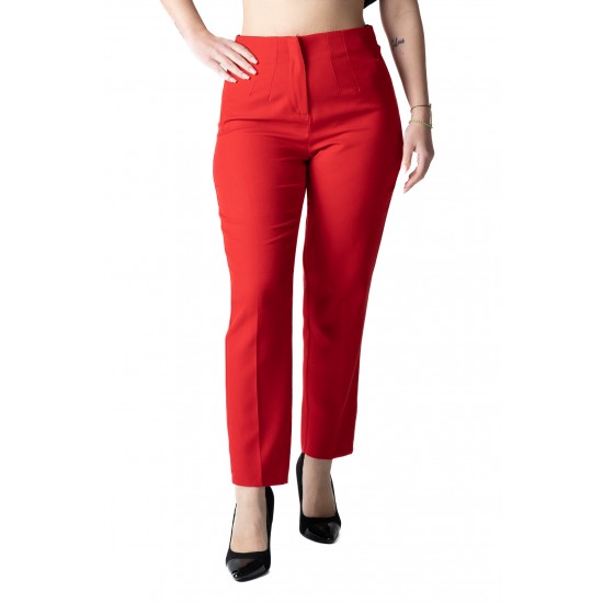 Pantaloni Annalise Rosii Cu Pliuri In Talie Pantaloni Annalise Rosii Cu Pliuri In Talie
