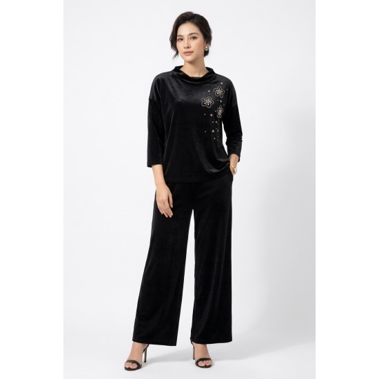 Compleu Dama Catifea Neagra cu Perle - Talie 100-128, Bust 127 Compleu Dama Catifea Neagra cu Perle - Talie 100-128, Bust 127