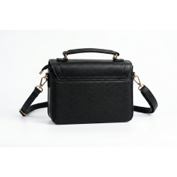 Geantă Crossbody Neagră Piele Ecologică cu Breloc Portofel Chic